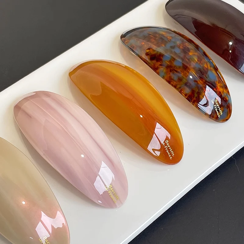 barrette cheveux lisse brillante taille moyenne 8,5 cm