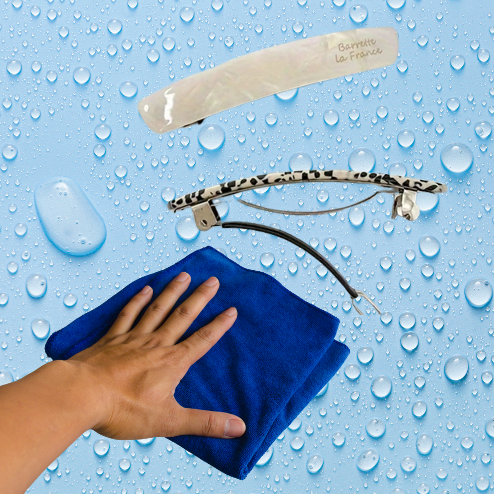 femme nettoie sa barrette cheveux avec eau et chiffon doux