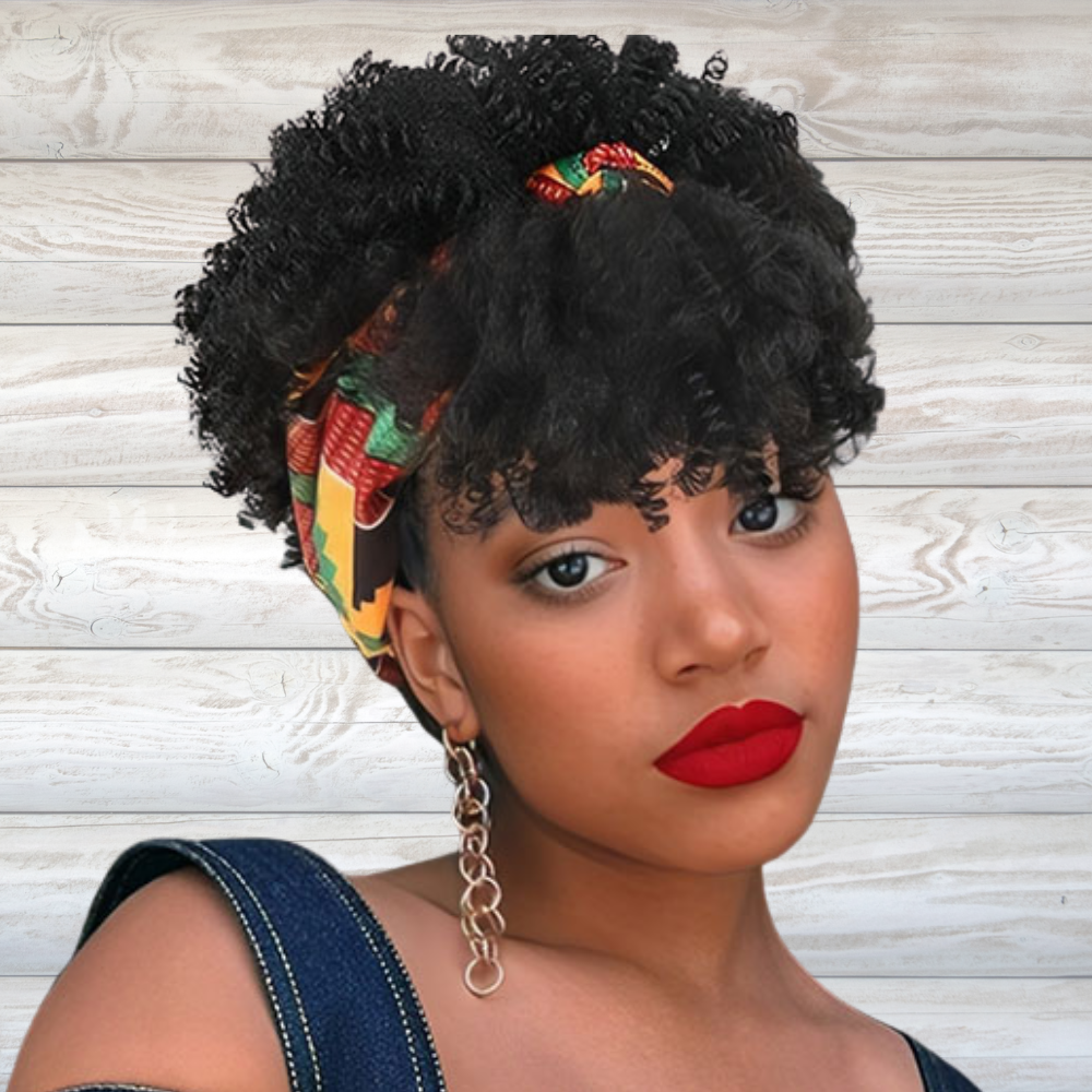 femme noir porte perruque afro studio photo
