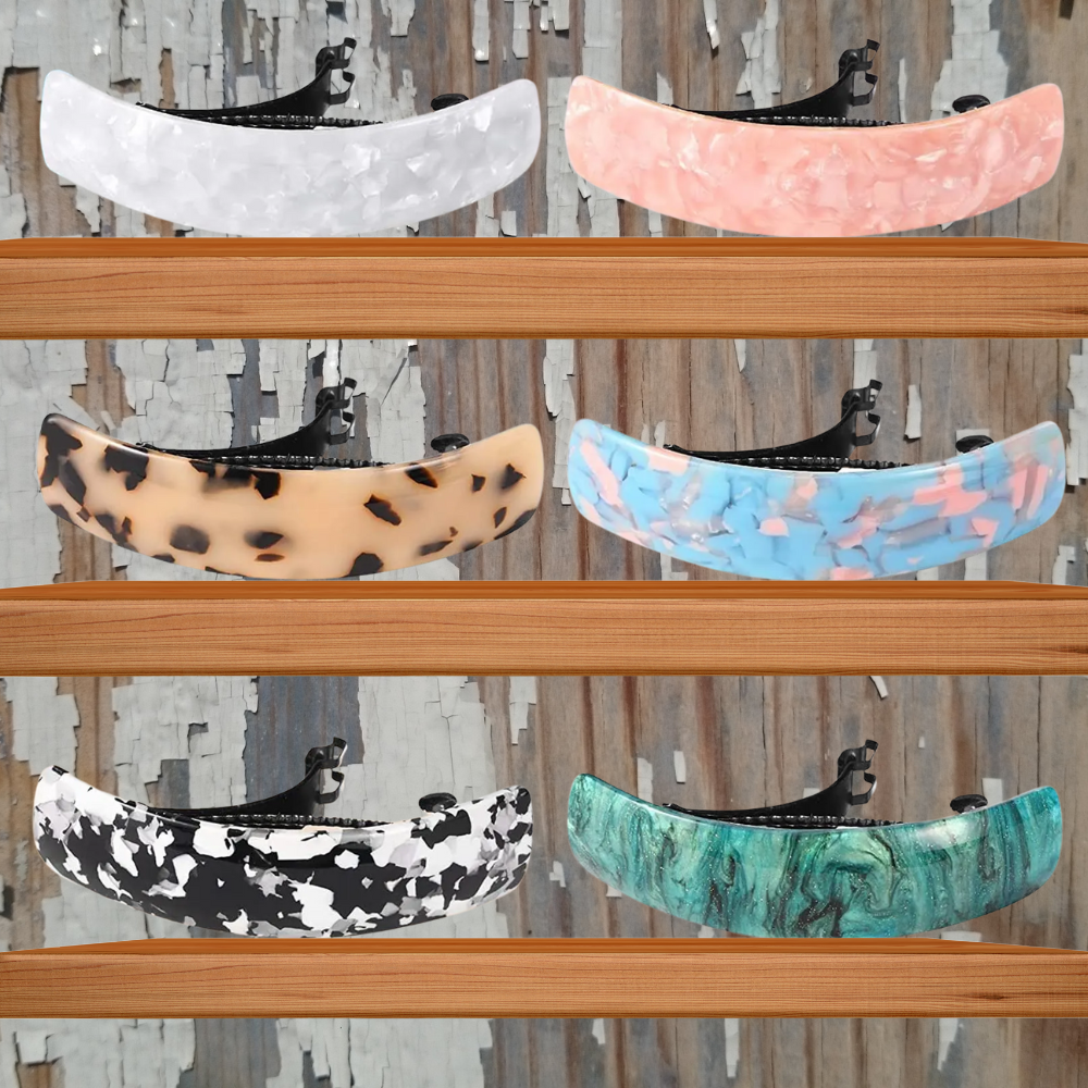 Barrette placée dans une étagère en bois
