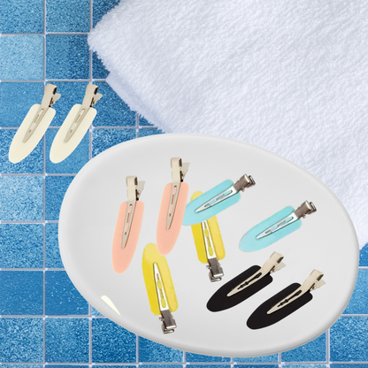 barrette cheveux femme exposée dans salle de bain sur comptoir
