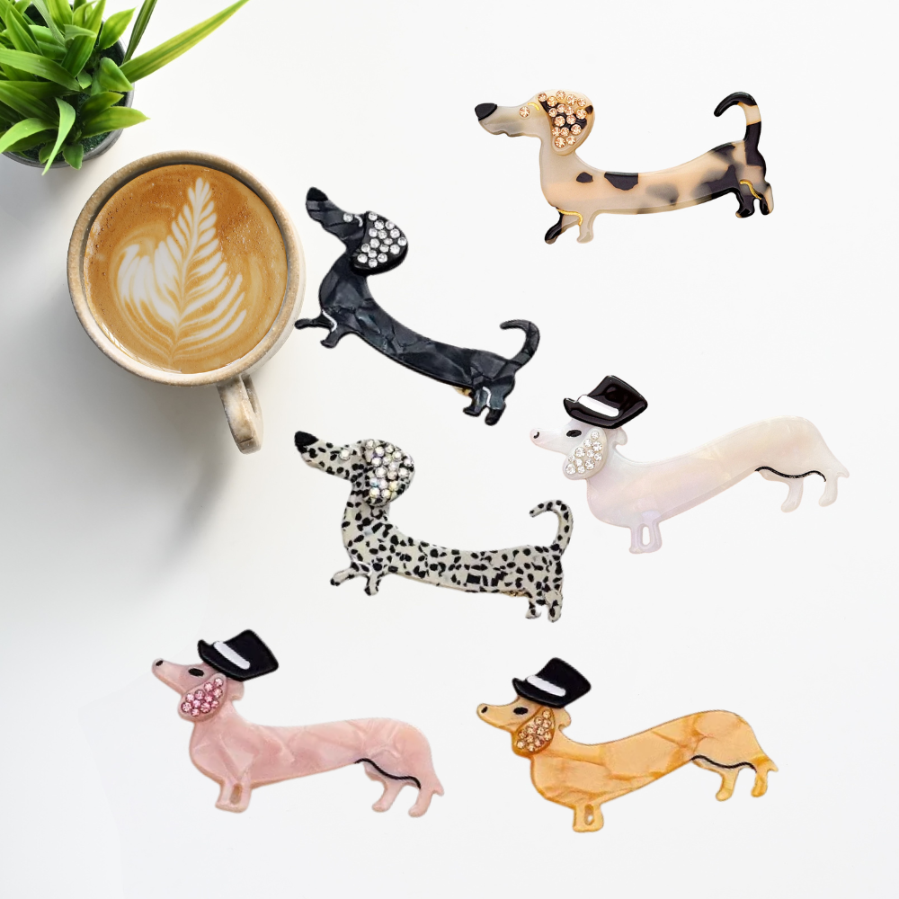 barrette déposée sur bureau blanc