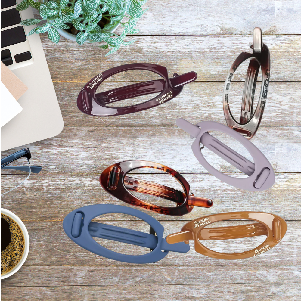 barrette exposée sur bureau de travail