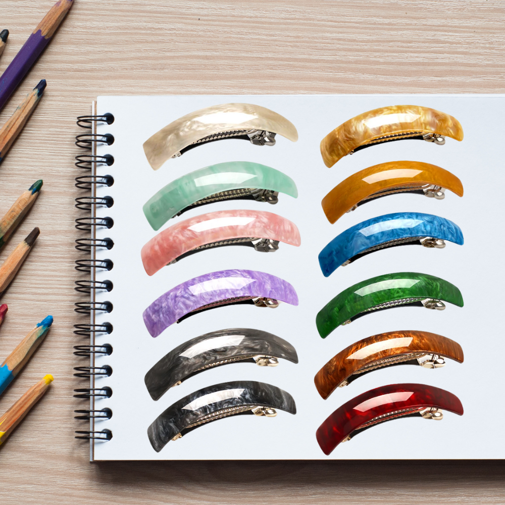 barrette exposer sur un cahier pour faire du dessin