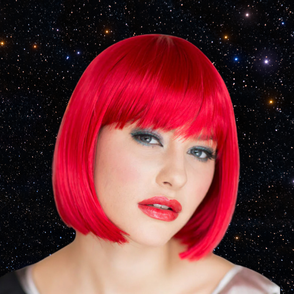 femme port perruque rouge par belle nuit étoilée